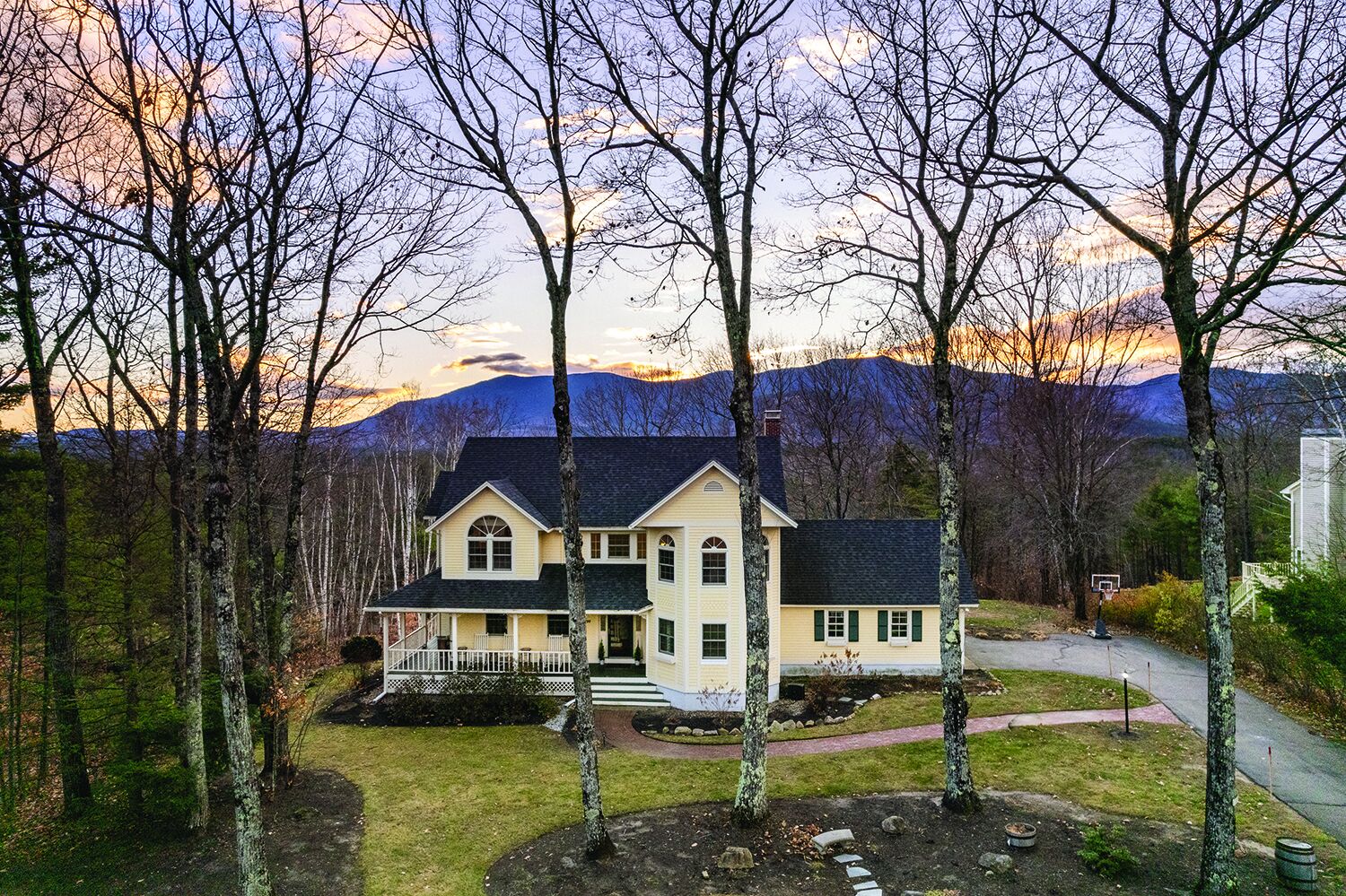 220 Country Road 5.jpg